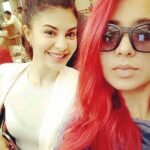 Jasmine-Sandlas-with-Jacquline-Fernandez